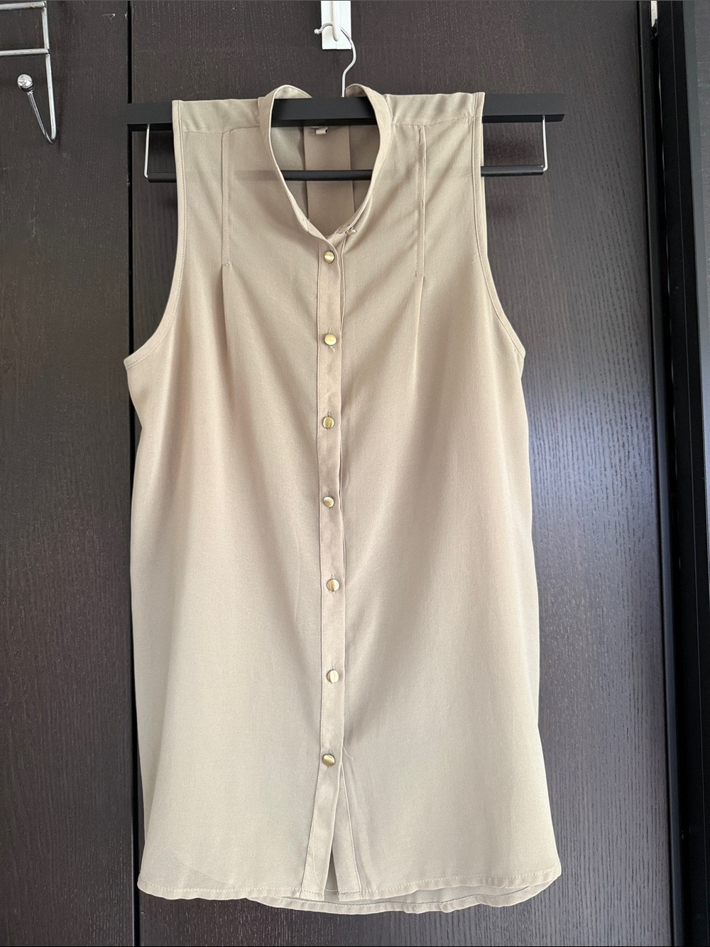 RW & Co Sleeveless sheer Button-Front Top in Beige (S)
